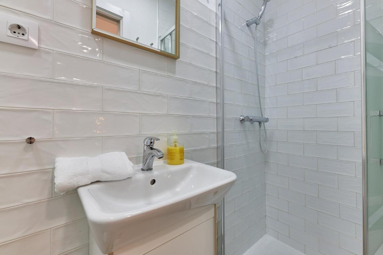 Fee4Me. Amazing Apartment In The Heart Of Lavapies Madrid Exterior photo